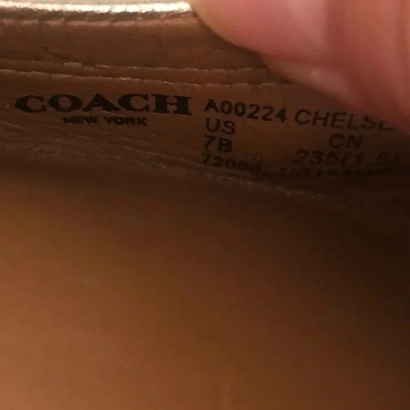 COACH GOLD LEATHER FLATS - Picture 6 of 6